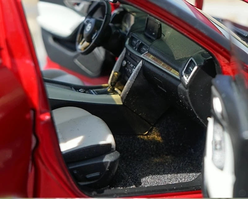[OEM] 1:18 Mazda 2016 CX-4 Red Model Car Die-Cast