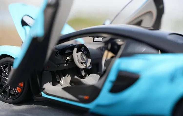 [OEM] 1:18 McLaren 2018 600LT Blue Model Car Die-Cast