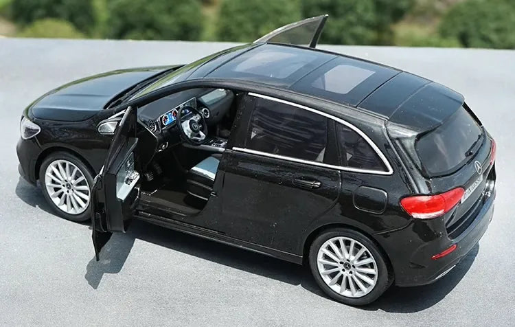 [OEM] 1:18 Mercedes-Benz 2018 B-Class nero modellino di auto Die-Cast
