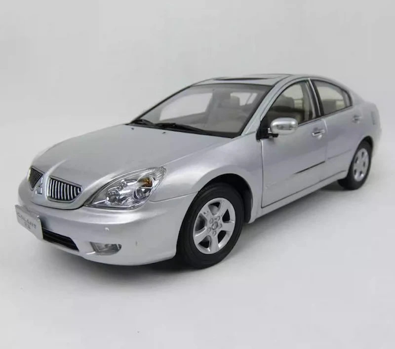 [OEM] 1:18 Mitsubishi 2005 Galant Silver Model Car Die-Cast