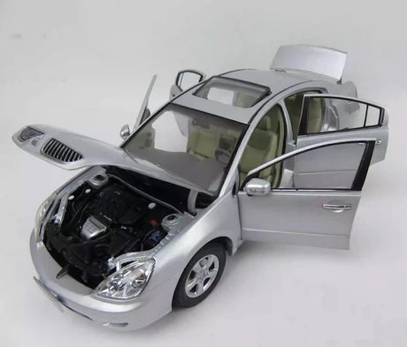 [OEM] 1:18 Mitsubishi 2005 Galant Silver Model Car Die-Cast