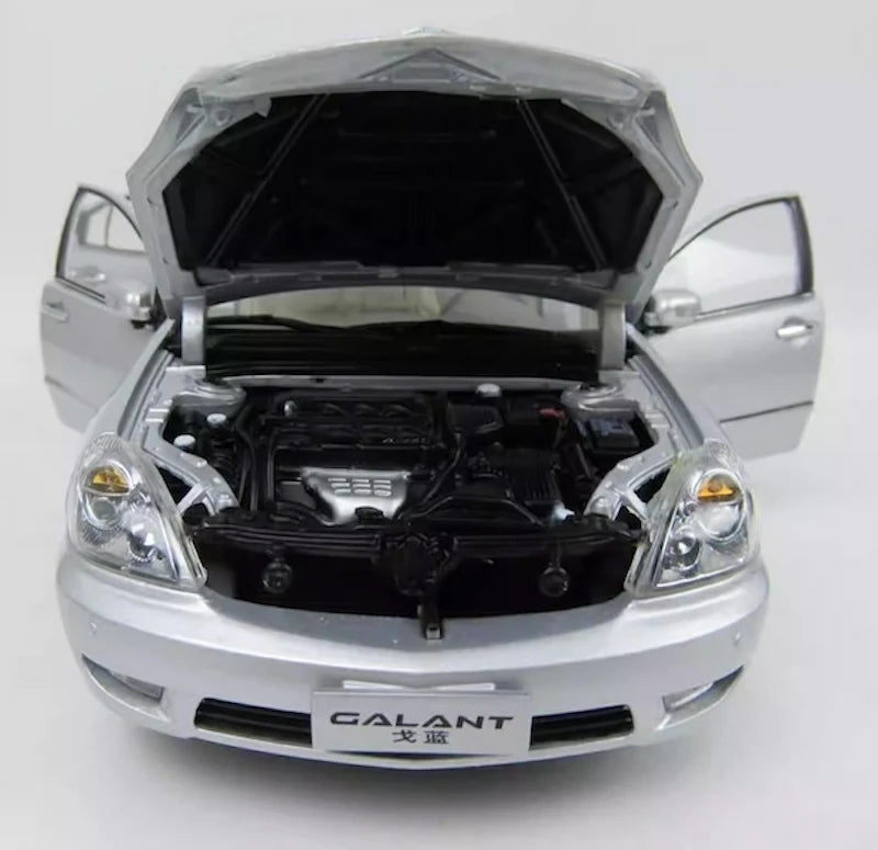 [OEM] 1:18 Mitsubishi 2005 Galant Silver Model Car Die-Cast