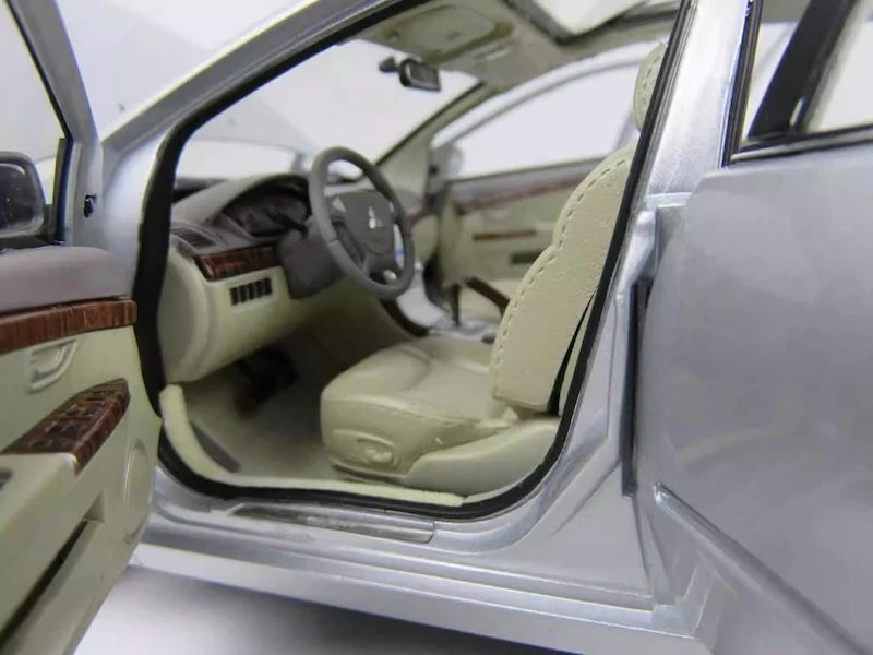 [OEM] 1:18 Mitsubishi 2005 Galant Silver Model Car Die-Cast