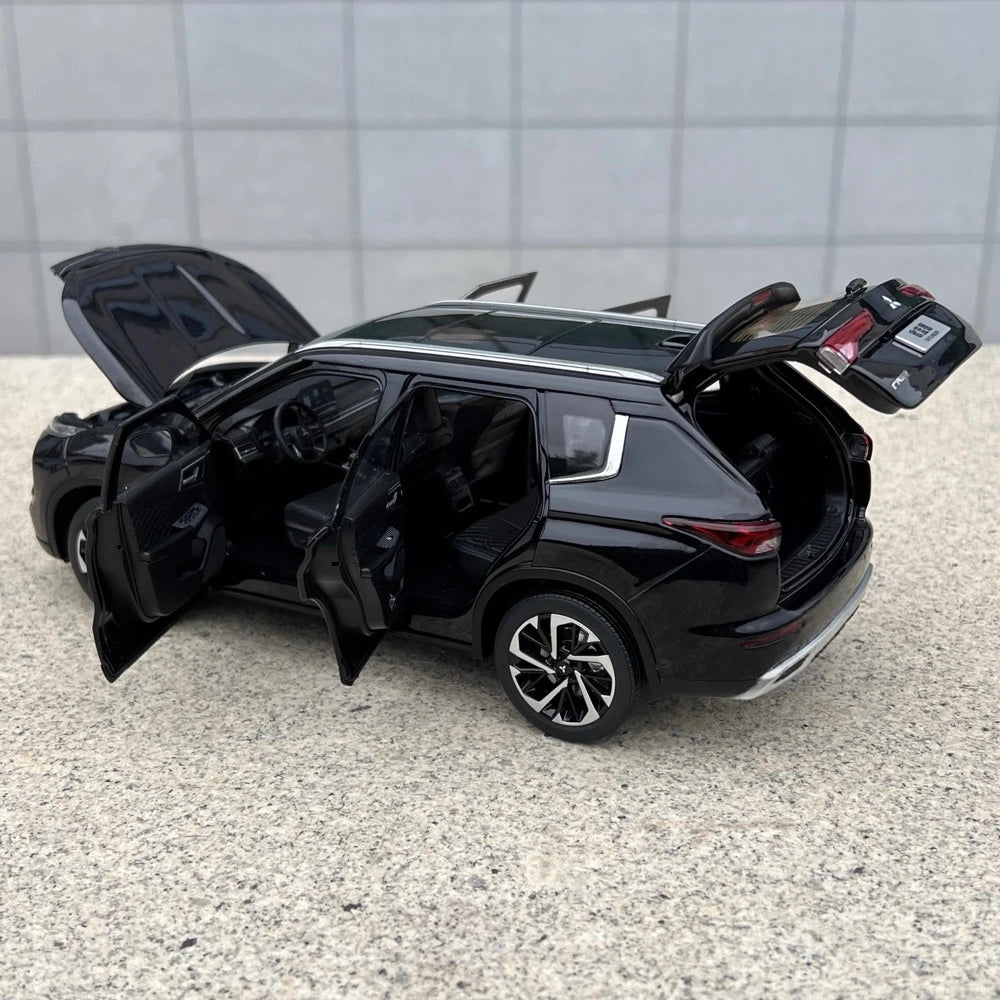 [OEM] 1:18 Mitsubishi 2021 Outlander Black Model Car Die-Cast