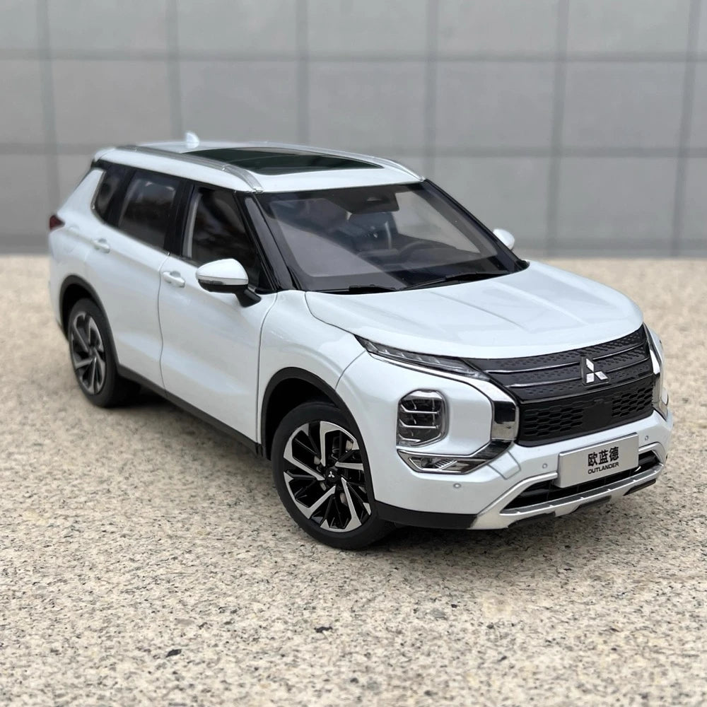 [OEM] 1:18 Mitsubishi 2021 Outlander bianco modellino di auto Die-Cast