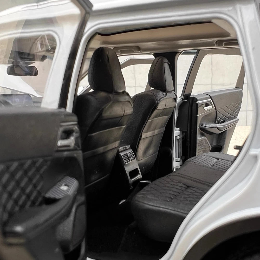 [OEM] 1:18 Mitsubishi 2021 Outlander bianco modellino di auto Die-Cast