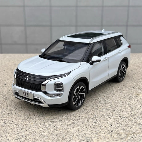 [OEM] 1:18 Mitsubishi 2021 Outlander White Model Car Die-Cast