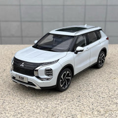[OEM] 1:18 Mitsubishi 2021 Outlander bianco modellino di auto Die-Cast