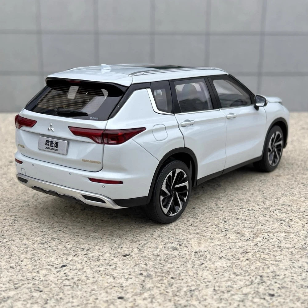 [OEM] 1:18 Mitsubishi 2021 Outlander bianco modellino di auto Die-Cast