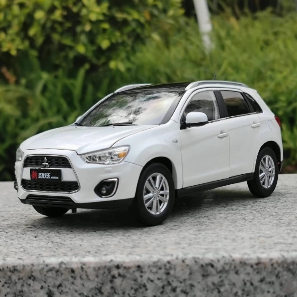 [OEM] 1:18 Mitsubishi 2013 ASX White Model Car Die-Cast