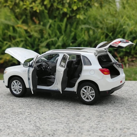 [OEM] 1:18 Mitsubishi 2013 ASX White Model Car Die-Cast