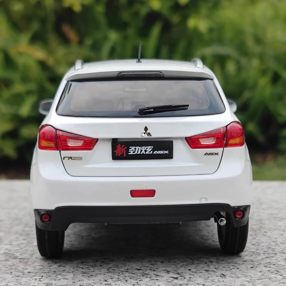 [OEM] 1:18 Mitsubishi 2013 ASX White Model Car Die-Cast