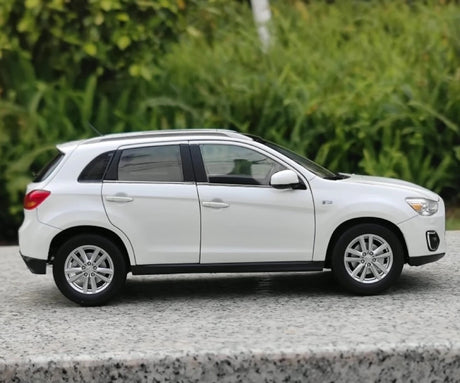 [OEM] 1:18 Mitsubishi 2013 ASX White Model Car Die-Cast