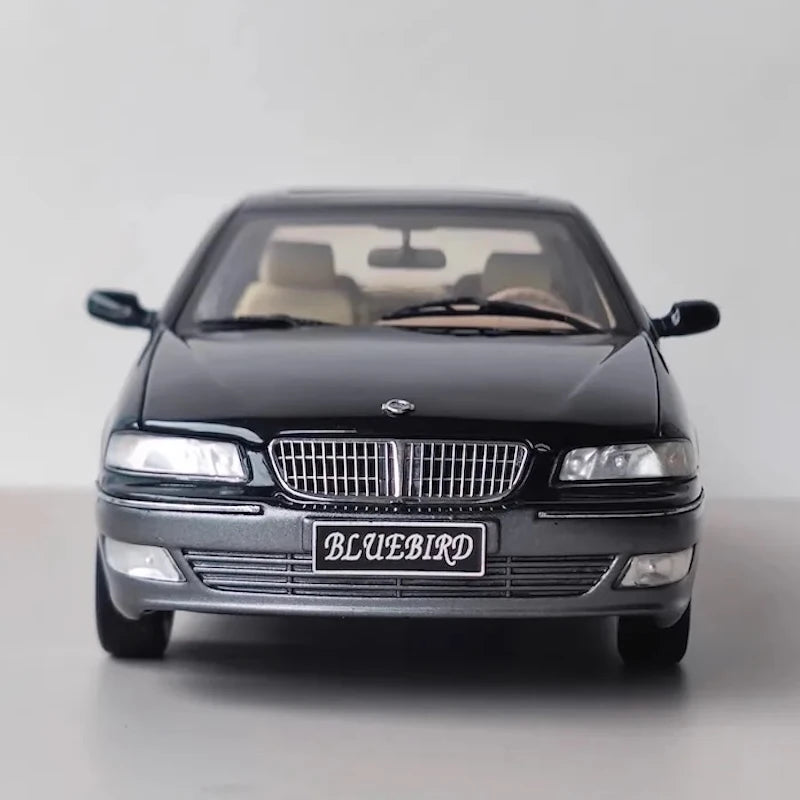 [OEM] 1:18 Nissan 2003 Bluebird G10 Black Model Car Die-Cast