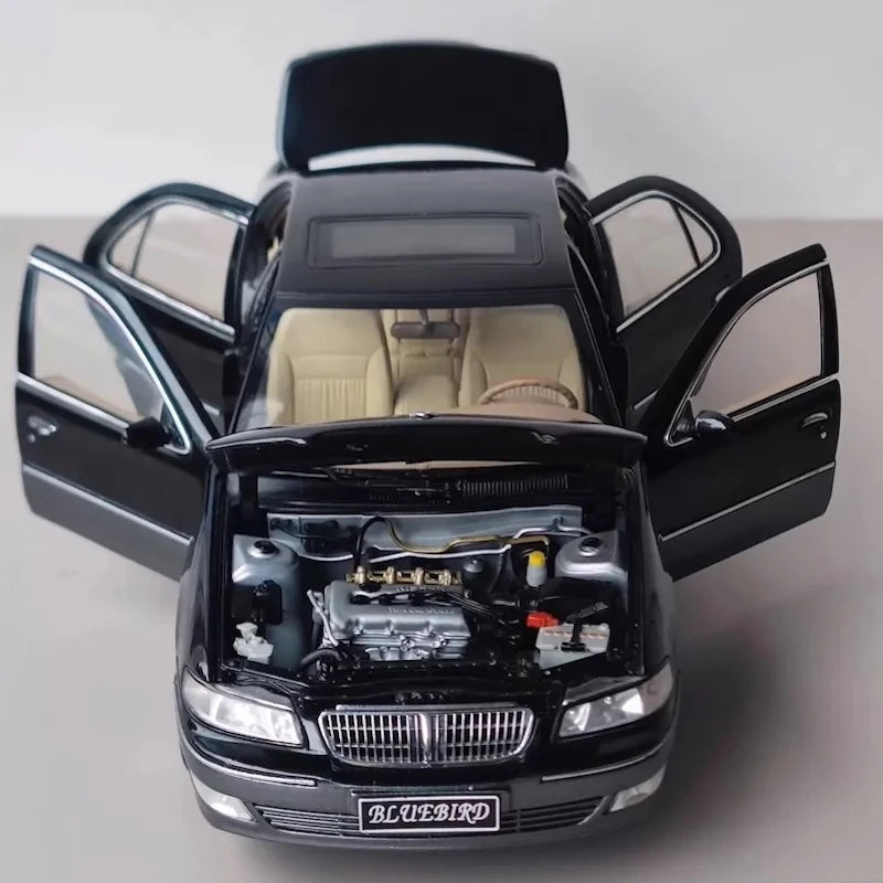 [OEM] 1:18 Nissan 2003 Bluebird G10 Black Model Car Die-Cast