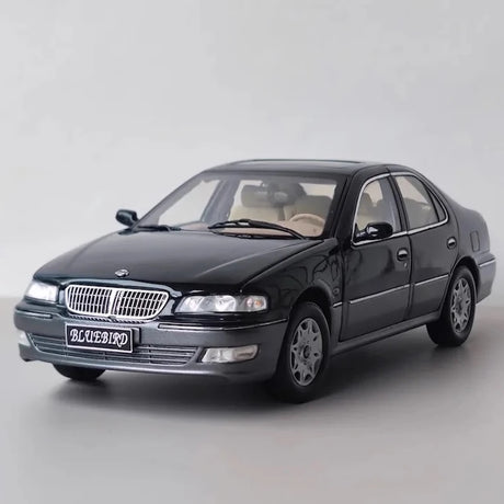[OEM] 1:18 Nissan 2003 Bluebird G10 Black Model Car Die-Cast