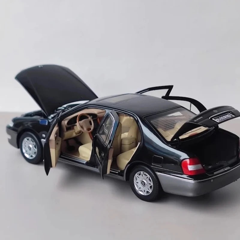 [OEM] 1:18 Nissan 2003 Bluebird G10 Black Model Car Die-Cast