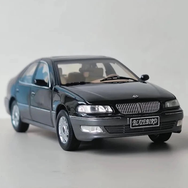 [OEM] 1:18 Nissan 2003 Bluebird G10 Black Model Car Die-Cast