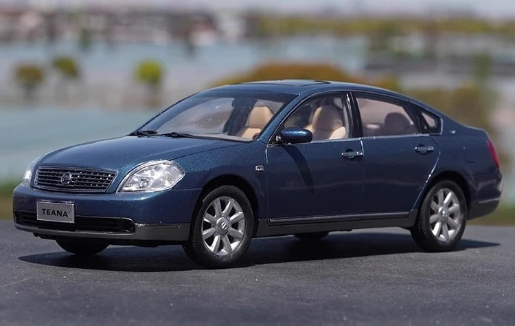 [OEM] 1:18 Nissan 2003 Teana Blue Model Car Die-Cast
