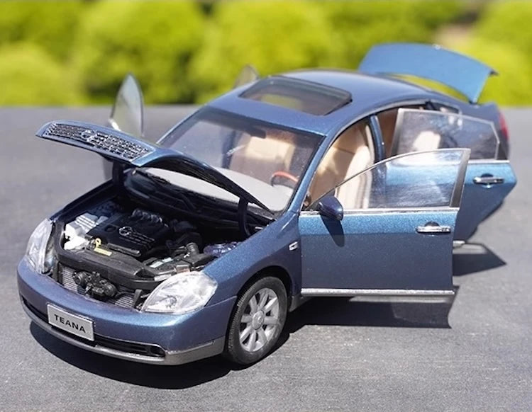 [OEM] 1:18 Nissan 2003 Teana Blue Model Car Die-Cast