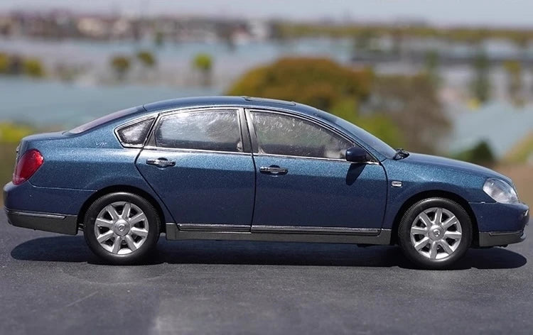 [OEM] 1:18 Nissan 2003 Teana Blue Model Car Die-Cast