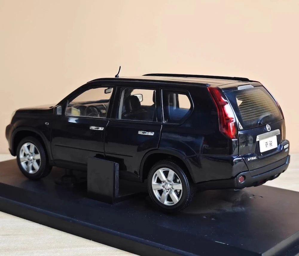 [OEM] 1:18 Nissan 2007 X-Trail zwart modelauto Die-Cast