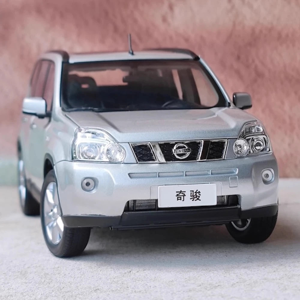 [OEM] 1:18 Nissan 2007 X-Trail zilver modelauto Die-Cast