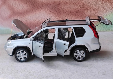 [OEM] 1:18 Nissan 2007 X-Trail Silver Model Car Die-Cast