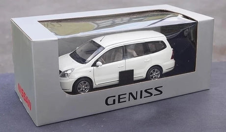 [OEM] 1:18 Nissan 2008 Livina Geniss White Model Car Die-Cast