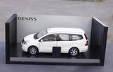 [OEM] 1:18 Nissan 2008 Livina Geniss White Model Car Die-Cast