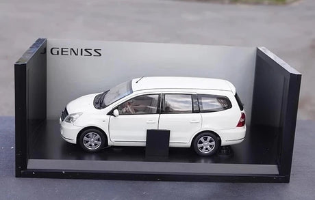 [OEM] 1:18 Nissan 2008 Livina Geniss White Model Car Die-Cast