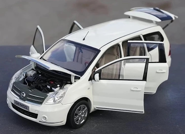 [OEM] 1:18 Nissan 2008 Livina Geniss White Model Car Die-Cast