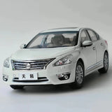 [OEM] 1:18 Nissan 2013 Altima White Model Car Die-Cast