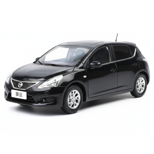 [OEM] 1:18 Nissan 2013 Tiida C12 zwart modelauto Die-Cast