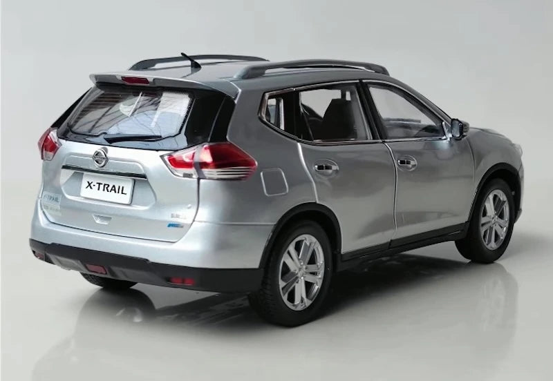 [OEM] 1:18 Nissan 2014 X-Trail Silver Model Car Die-Cast