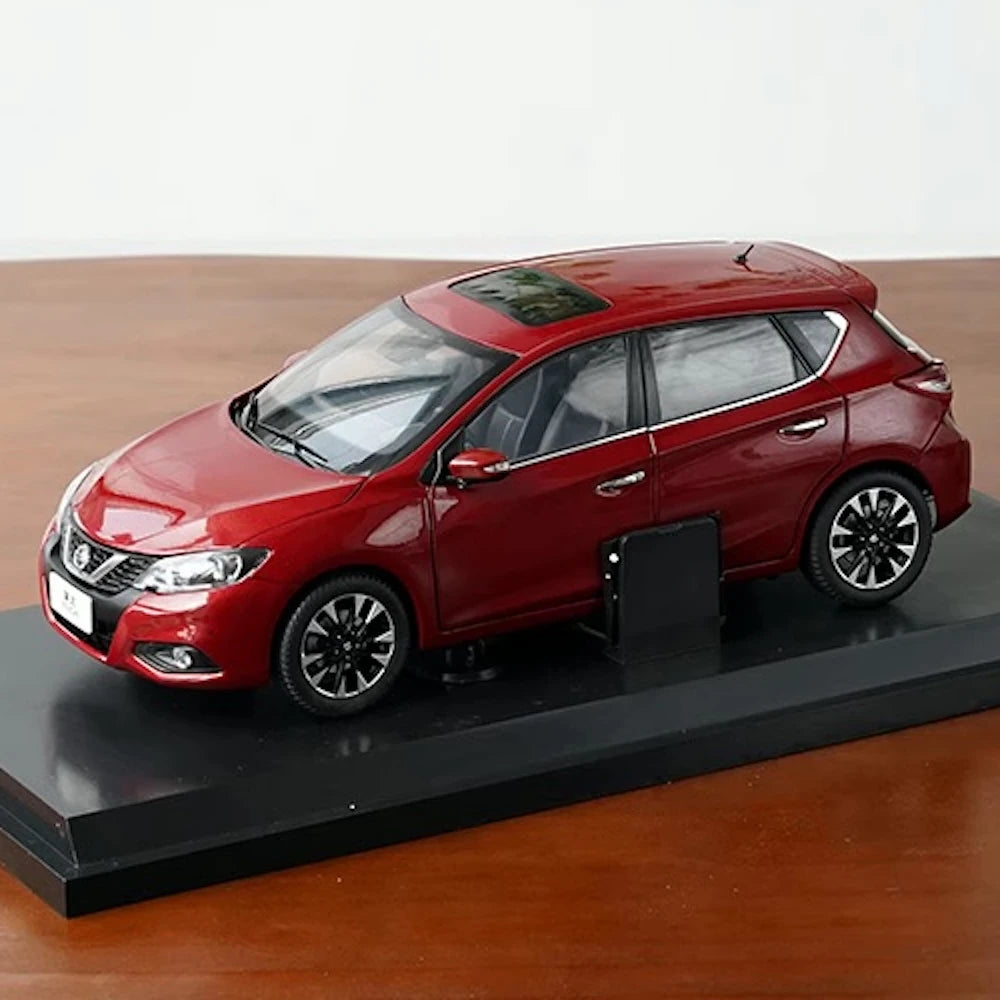 [OEM] 1:18 Nissan 2016 Tiida Red Model Car Die-Cast