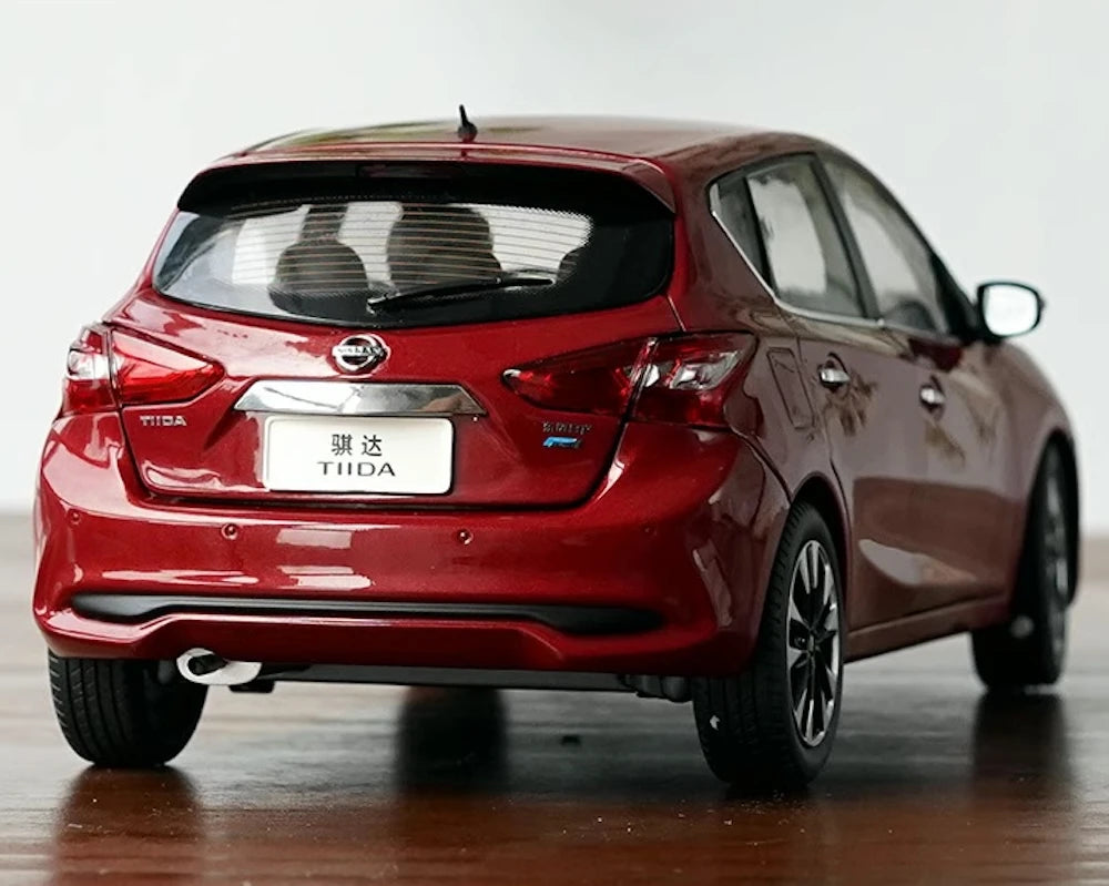 [OEM] 1:18 Nissan 2016 Tiida Red Model Car Die-Cast