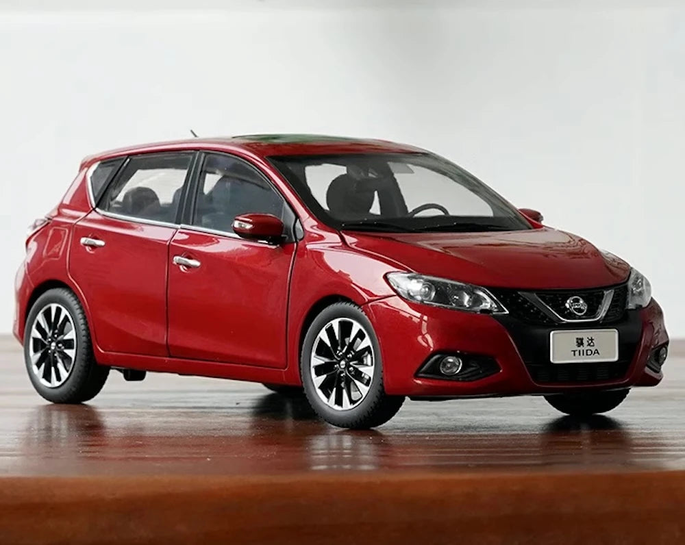 [OEM] 1:18 Nissan 2016 Tiida Red Model Car Die-Cast