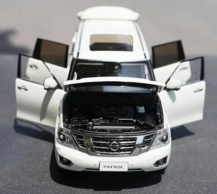 [OEM] 1:18 Nissan 2018 Patrol Y62 White Model Car Die-Cast