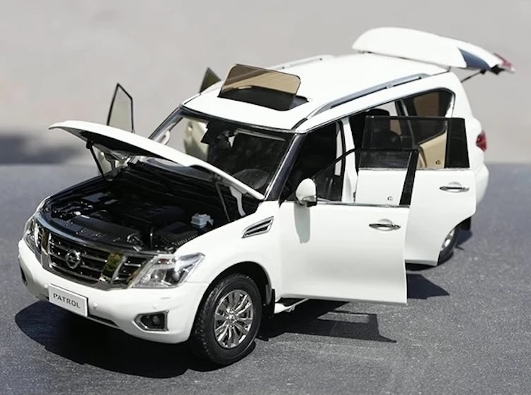 [OEM] 1:18 Nissan 2018 Patrol Y62 White Model Car Die-Cast
