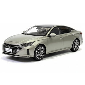 [OEM] 1:18 Nissan 2022 Altima Gold Model Car Die-Cast