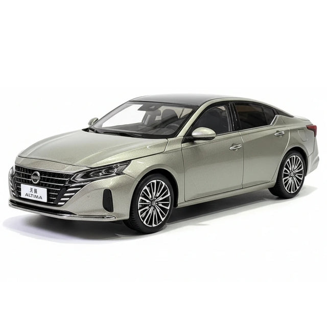 [OEM] 1:18 Nissan 2022 Altima Gold Model Car Die-Cast