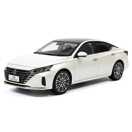 [OEM] 1:18 Nissan 2022 Altima White Model Car Die-Cast