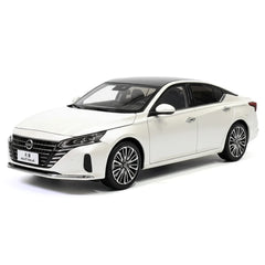 [OEM] 1:18 Nissan 2022 Altima bianco modellino di auto Die-Cast