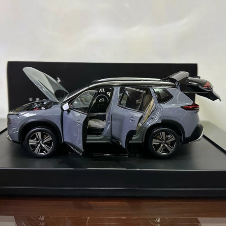 [OEM] 1:18 Nissan 2022 X-Trail Gray Model Car Die-Cast