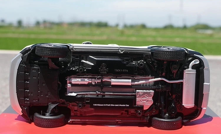 [OEM] 1:18 Nissan 2022 X-Trail White Model Car Die-Cast