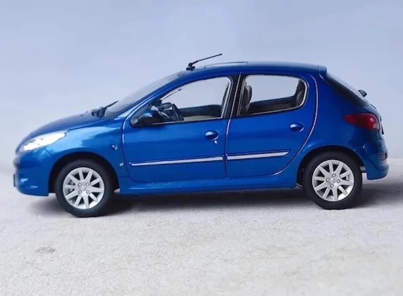 [OEM] 1:18 Peugeot 2006 207 Blue Model Car Die-Cast