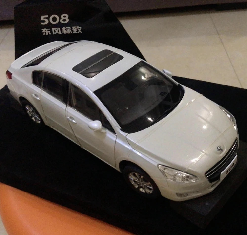 [OEM] 1:18 Peugeot 2010 508 White Model Car Die-Cast