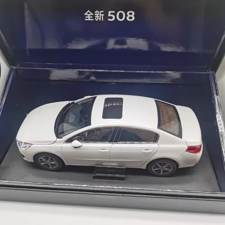 [OEM] 1:18 Peugeot 2014 508 White Model Car Die-Cast