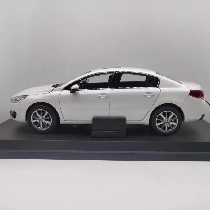 [OEM] 1:18 Peugeot 2014 508 White Model Car Die-Cast
